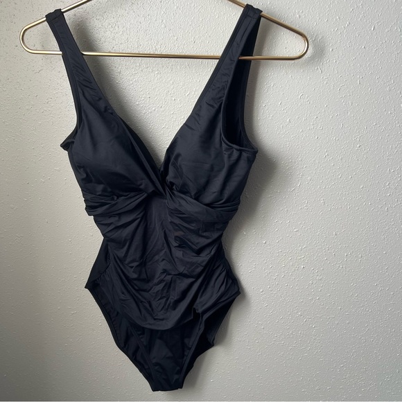 Lauren Ralph Lauren Black Beach Club Twist-Front One Piece Swimsuit Size 8 - Picture 3 of 7